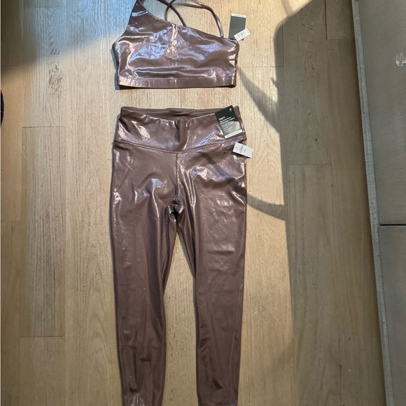 💕NWT Pink GapFit High Rise Power Shine Leggings + Sports Bra - Picture 4 of 5